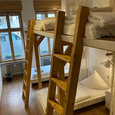 Minimal No 41 Hostel *