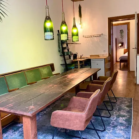 Minimal No 41 Hostal