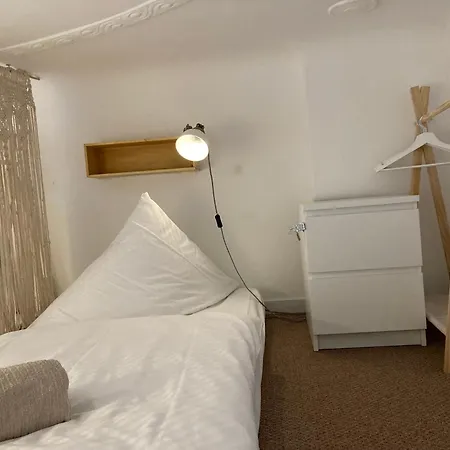 Hostel Minimal No 41 *